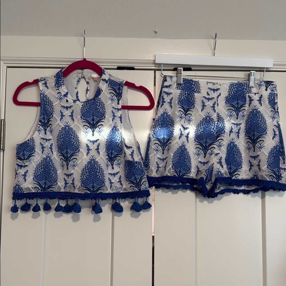Luxxel Blue and White Patterned Top